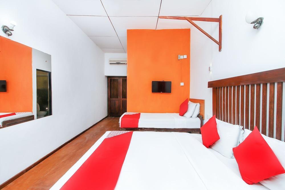 נגומבו Ceylonica Beach Hotel מראה חיצוני תמונה