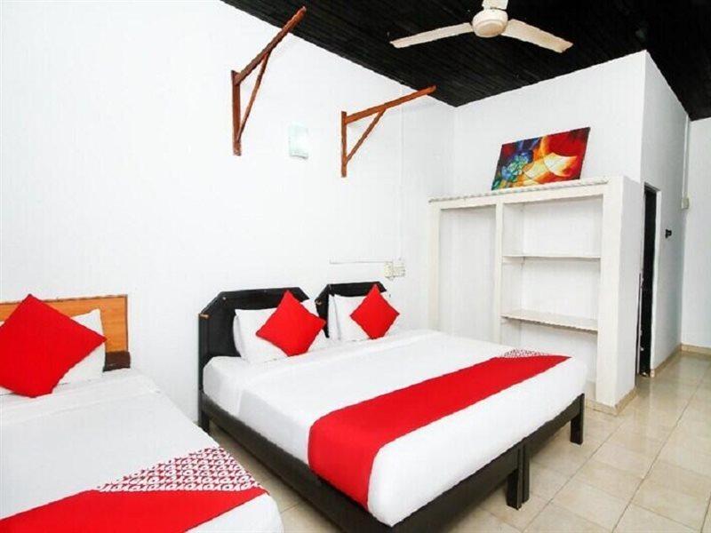 נגומבו Ceylonica Beach Hotel מראה חיצוני תמונה